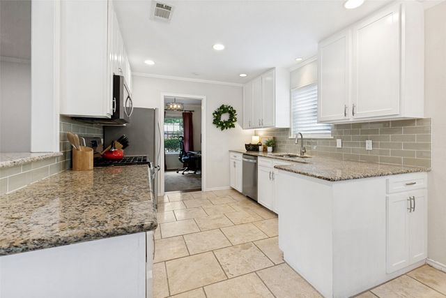 6935 Kingsbury Drive, Dallas, TX 75231