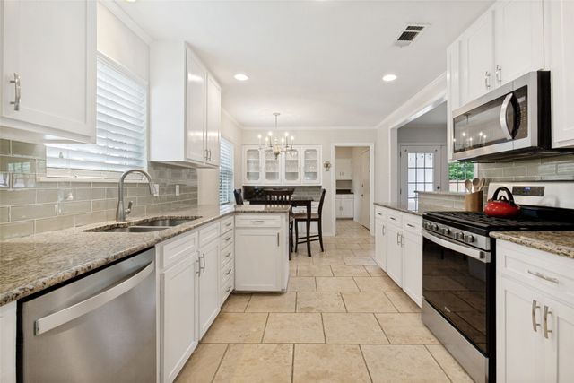 6935 Kingsbury Drive, Dallas, TX 75231