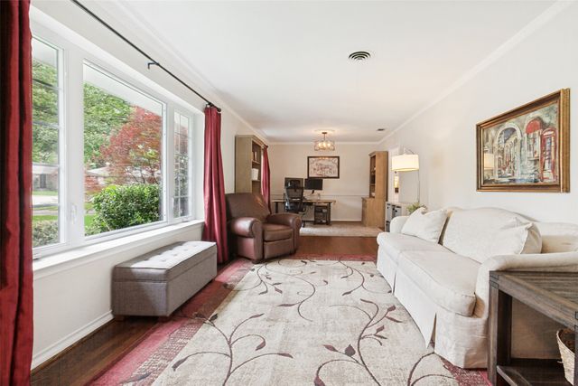 6935 Kingsbury Drive, Dallas, TX 75231