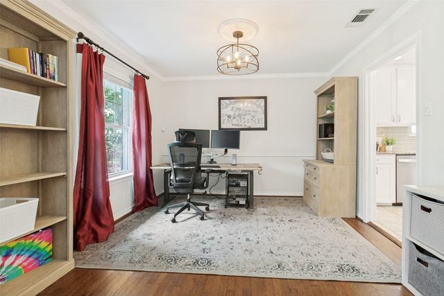 6935 Kingsbury Drive, Dallas, TX 75231