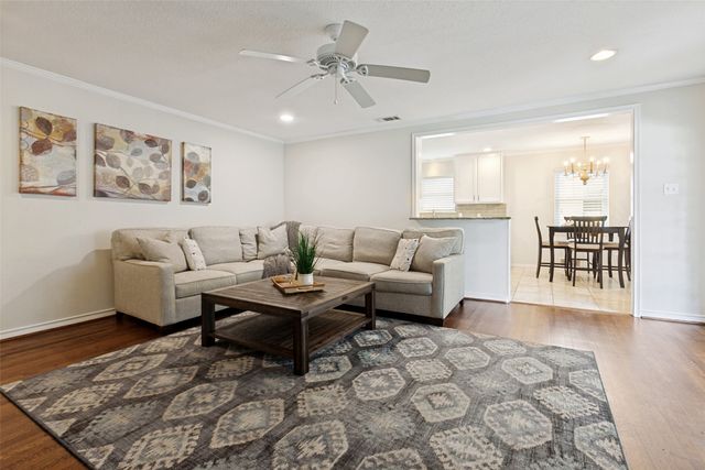 6935 Kingsbury Drive, Dallas, TX 75231