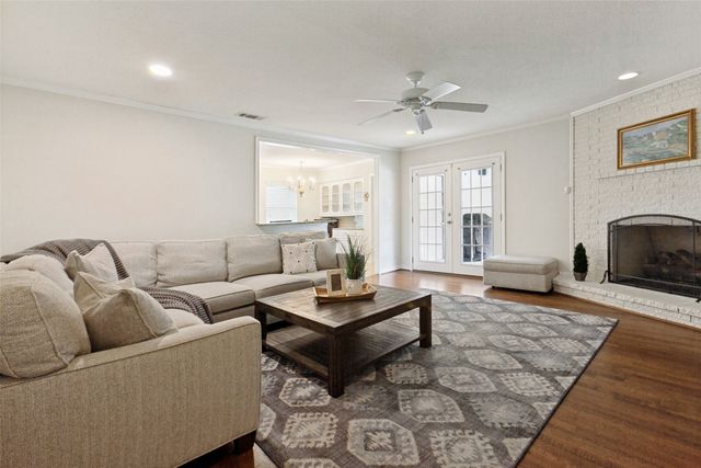 6935 Kingsbury Drive, Dallas, TX 75231