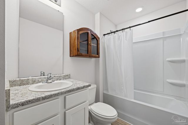 7733 Alydar Loop, Pensacola, FL 32526