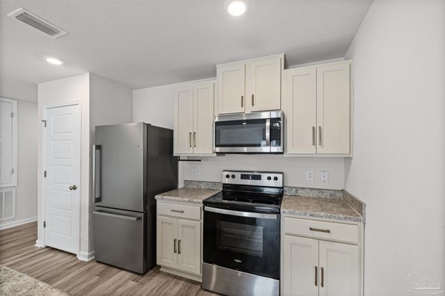 7733 Alydar Loop, Pensacola, FL 32526