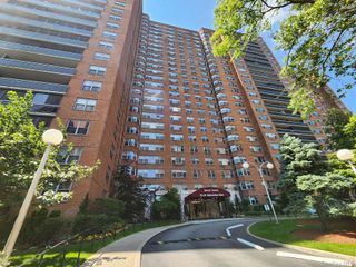 70-25 Yellowstone Boulevard 10Q, Forest Hills, NY 11375