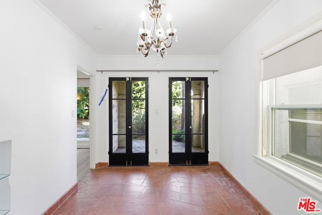 1307 S Longwood Avenue, Los Angeles, CA 90019