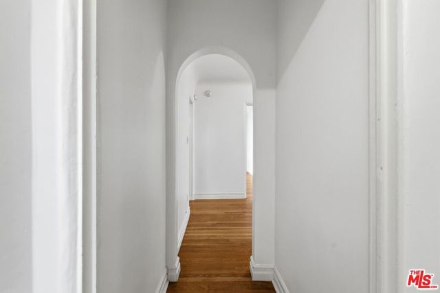 1307 S Longwood Avenue, Los Angeles, CA 90019