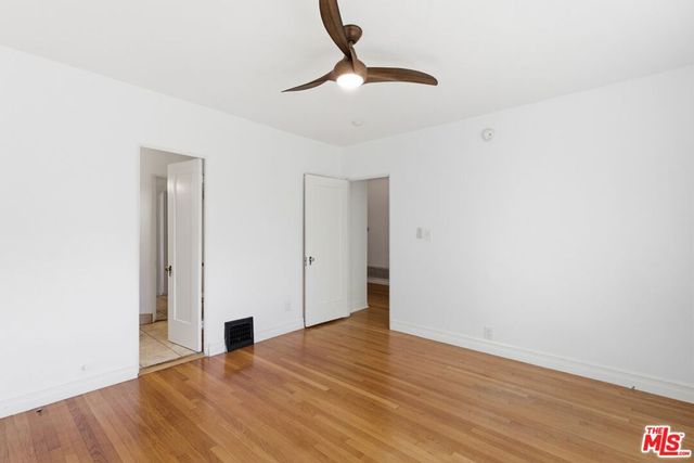 1307 S Longwood Avenue, Los Angeles, CA 90019