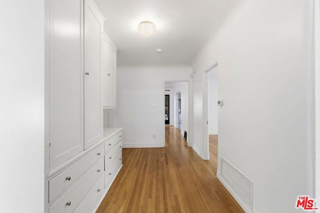 1307 S Longwood Avenue, Los Angeles, CA 90019