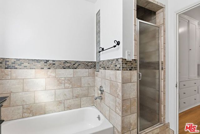 1307 S Longwood Avenue, Los Angeles, CA 90019