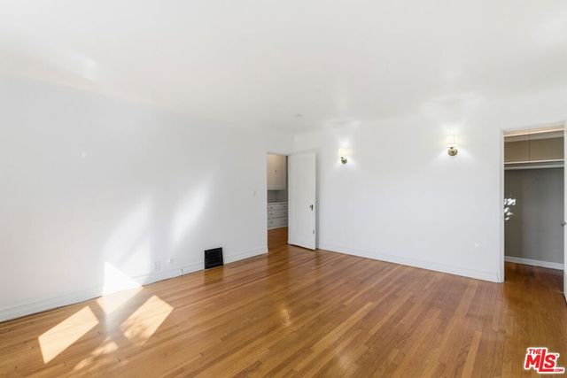 1307 S Longwood Avenue, Los Angeles, CA 90019