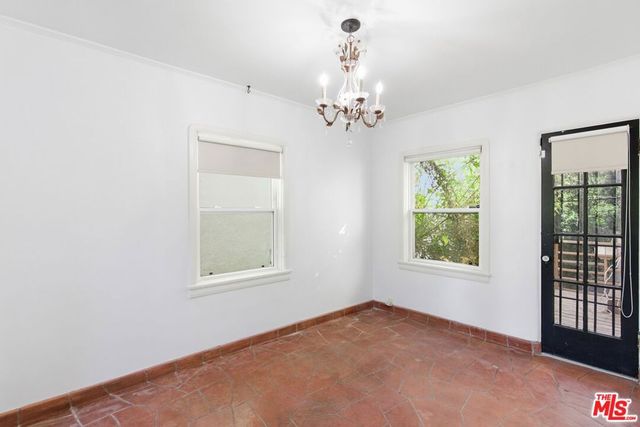 1307 S Longwood Avenue, Los Angeles, CA 90019