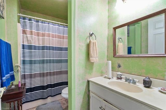 5603 Little Beane Store Road, Seagrove, NC 27341