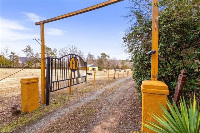 5603 Little Beane Store Road, Seagrove, NC 27341