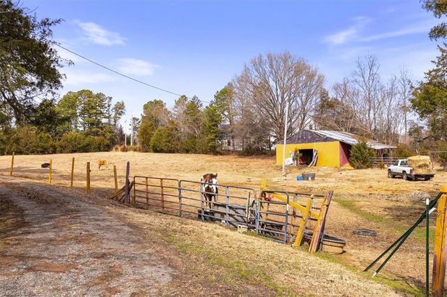 5603 Little Beane Store Road, Seagrove, NC 27341