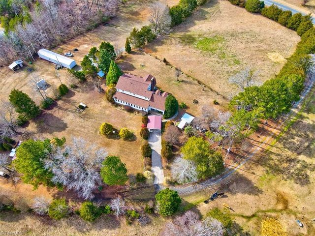 5603 Little Beane Store Road, Seagrove, NC 27341