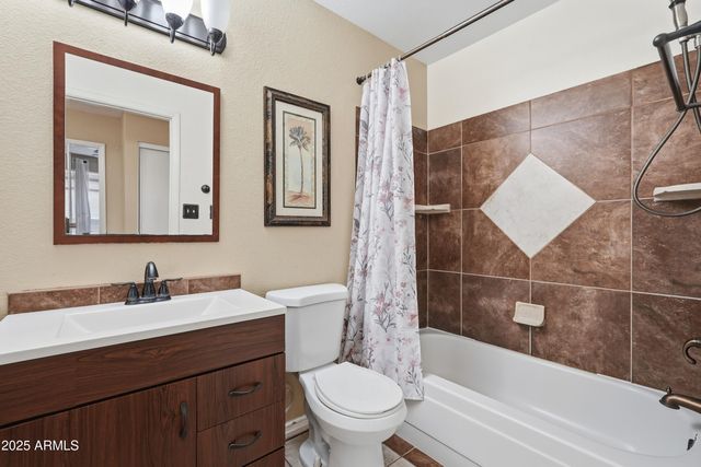 953 E HACKAMORE Street, Mesa, AZ 85203