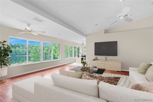 9986 E New Hope Court, Floral City, FL 34436