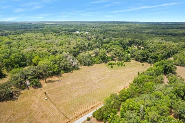 9986 E New Hope Court, Floral City, FL 34436