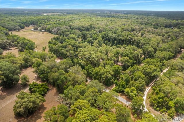 9986 E New Hope Court, Floral City, FL 34436