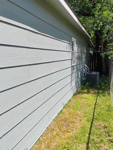 3234 N Fairview Ave, Wichita, KS 67204