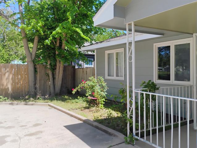 3234 N Fairview Ave, Wichita, KS 67204