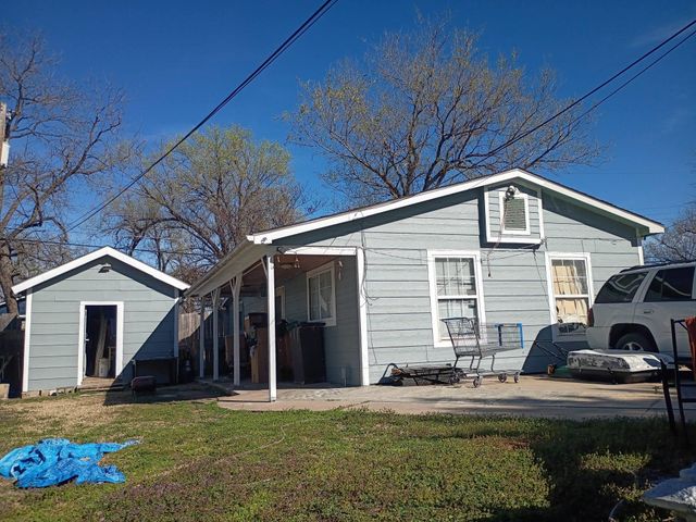 3234 N Fairview Ave, Wichita, KS 67204