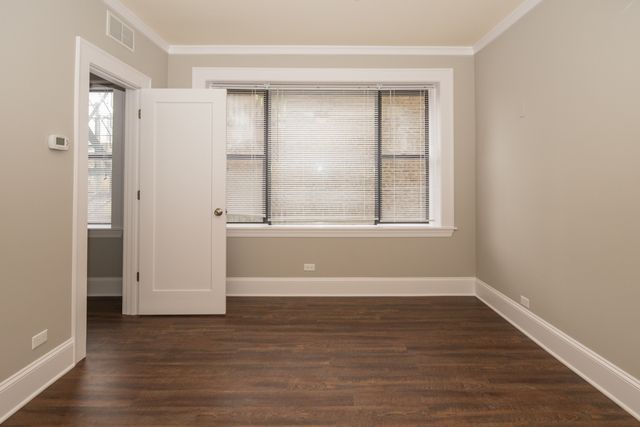 817 W Lakeside Place 306, Chicago, IL 60640