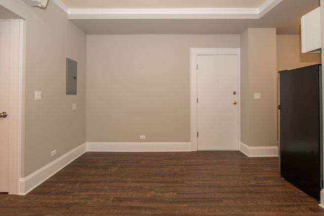 817 W Lakeside Place 306, Chicago, IL 60640