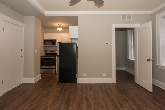 817 W Lakeside Place 306, Chicago, IL 60640