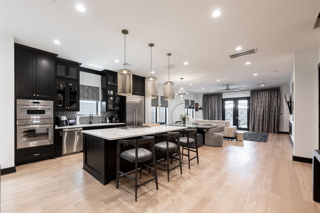 906 Knox Street, Houston, TX 77007