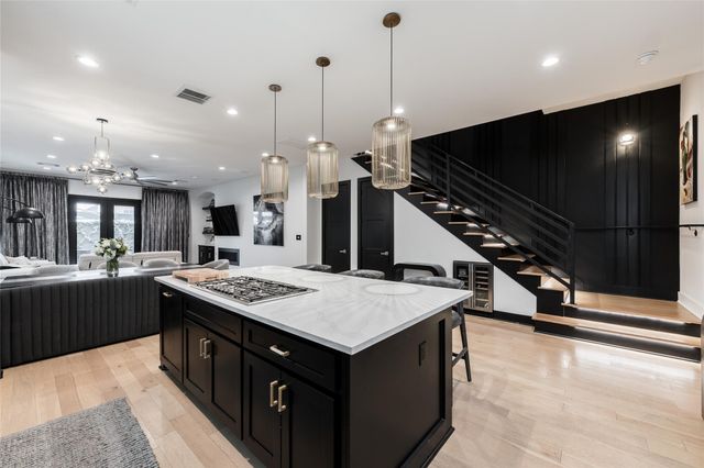 906 Knox Street, Houston, TX 77007