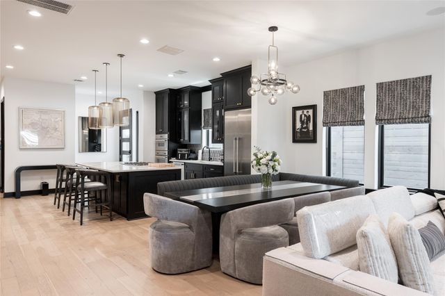 906 Knox Street, Houston, TX 77007