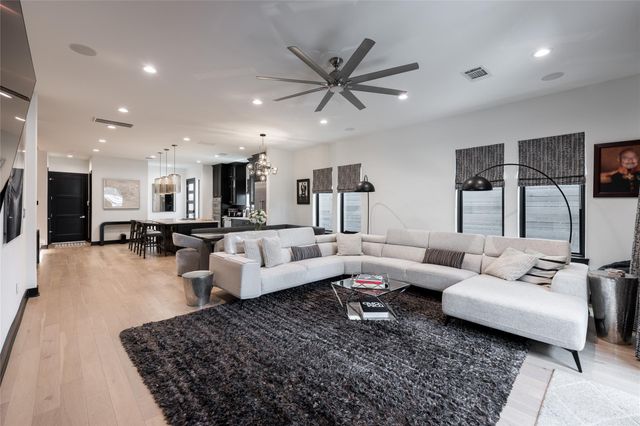 906 Knox Street, Houston, TX 77007