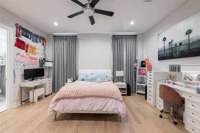 906 Knox Street, Houston, TX 77007