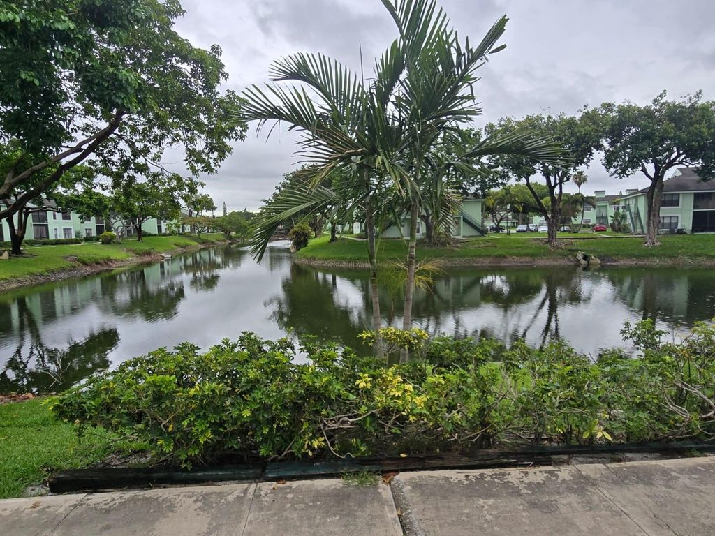 8775 NW 39th Street NW 8775, Sunrise, FL 33351
