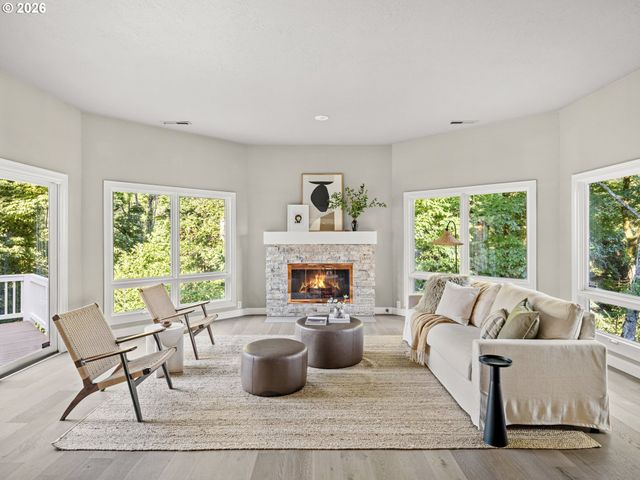 1563 BAY VIEW Ln, Lake Oswego, OR 97034