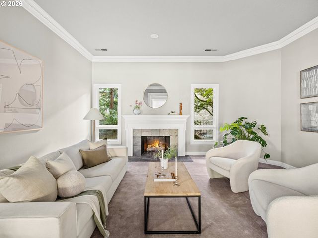 1563 BAY VIEW Ln, Lake Oswego, OR 97034