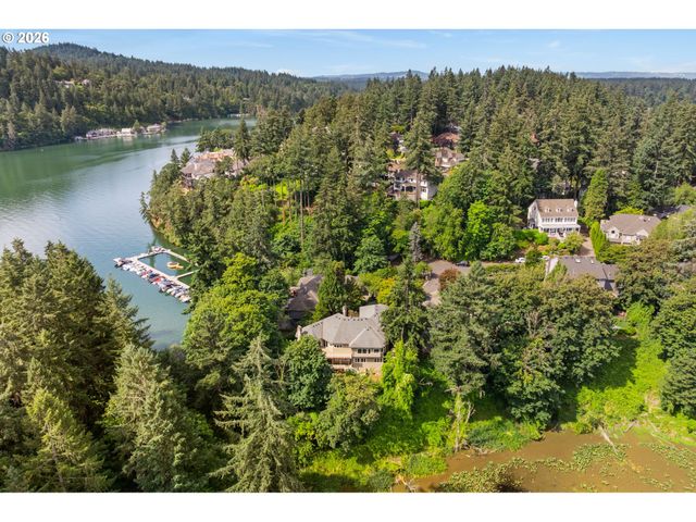 1563 BAY VIEW Ln, Lake Oswego, OR 97034