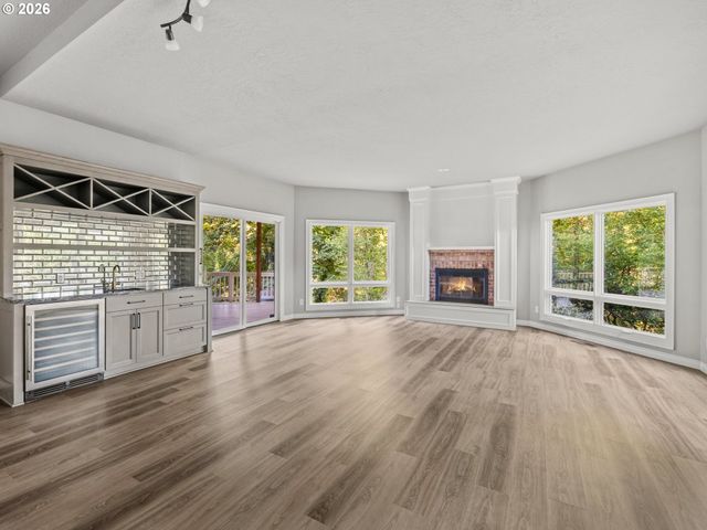 1563 BAY VIEW Ln, Lake Oswego, OR 97034