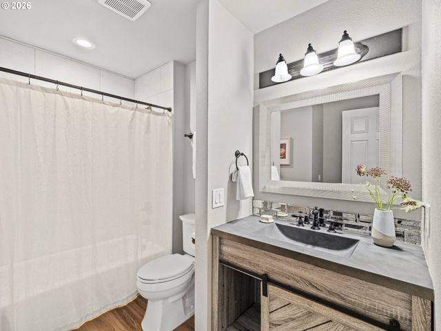 1563 BAY VIEW Ln, Lake Oswego, OR 97034