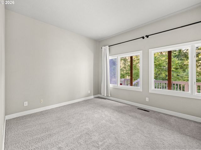 1563 BAY VIEW Ln, Lake Oswego, OR 97034