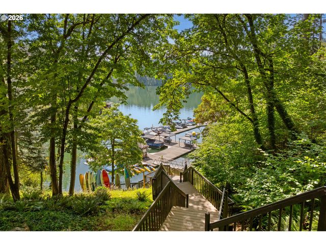 1563 BAY VIEW Ln, Lake Oswego, OR 97034