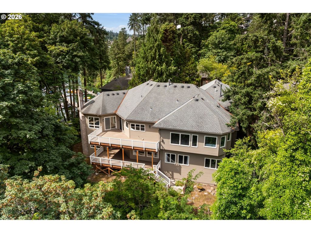 1563 BAY VIEW Ln, Lake Oswego, OR 97034