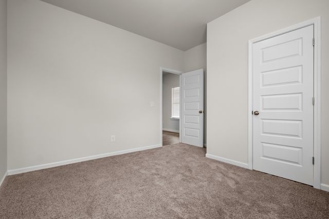 1379 English Oak Dr, Clarksville, TN 37043