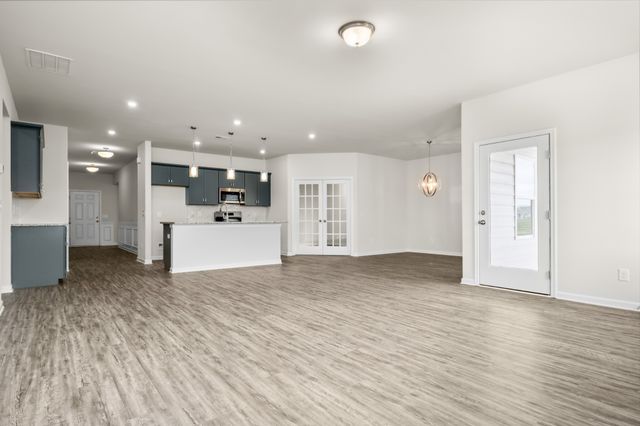 1379 English Oak Dr, Clarksville, TN 37043