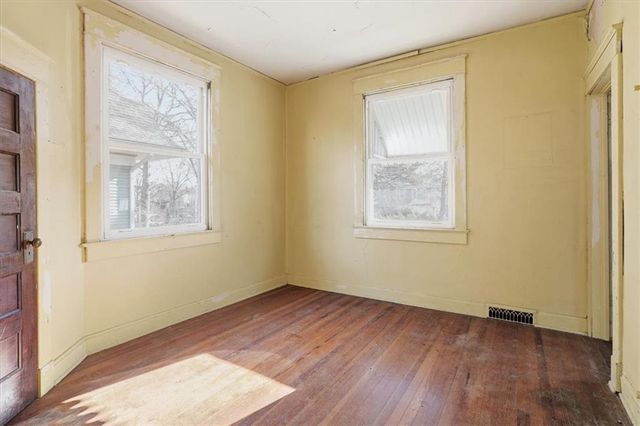 3846 Charlotte Street, Kansas City, MO 64109