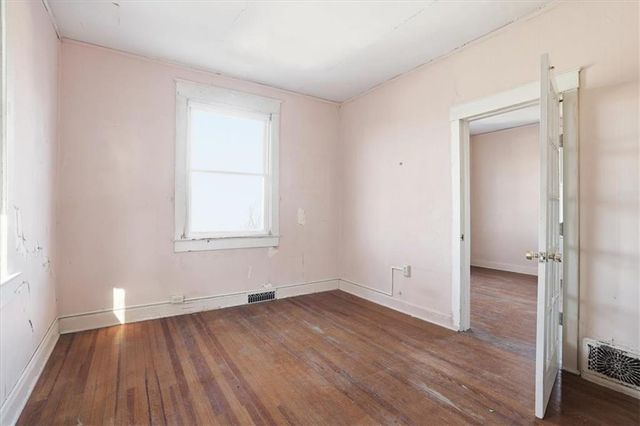 3846 Charlotte Street, Kansas City, MO 64109