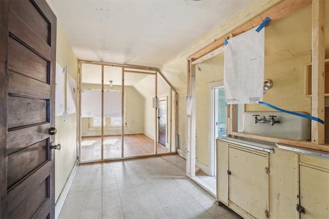 3846 Charlotte Street, Kansas City, MO 64109