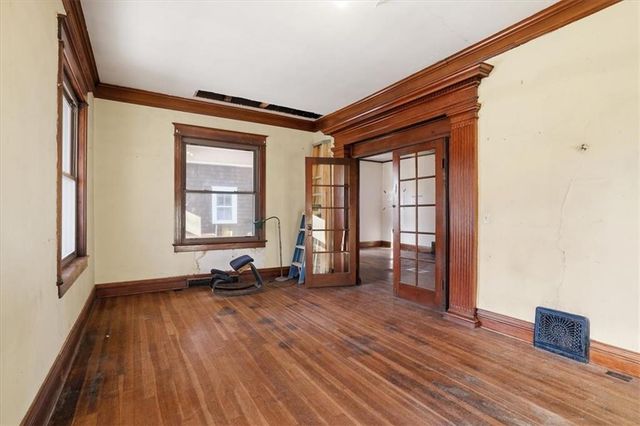 3846 Charlotte Street, Kansas City, MO 64109